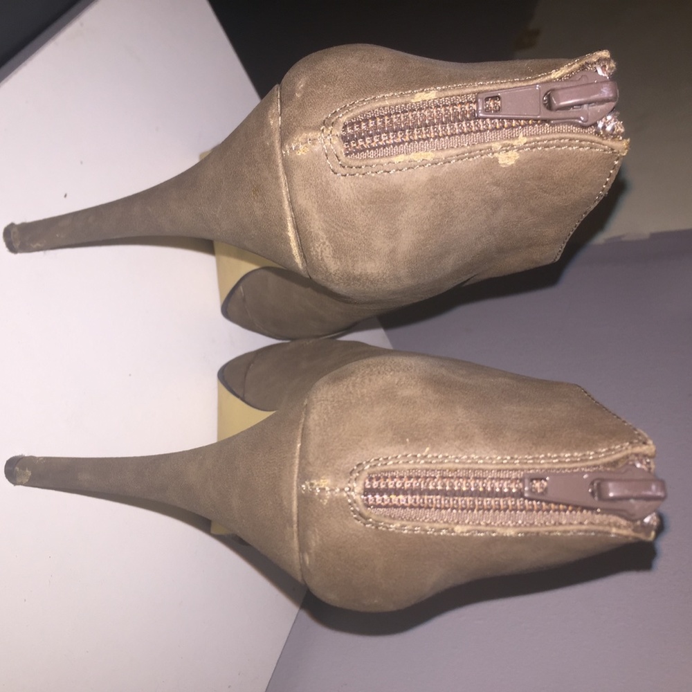 Gray boot heels - Picture 2 of 5